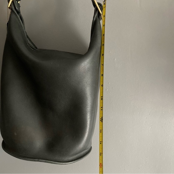 Vintage Black Leather Coach Bucket Bag - Picture 8 of 9